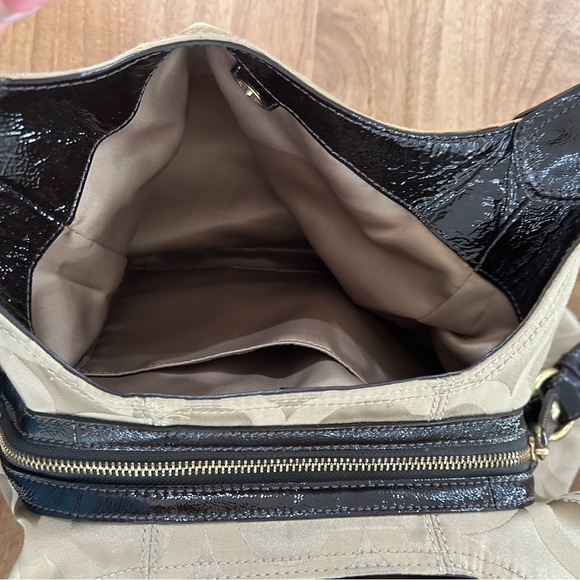 Vintage Coach F0973-14395 Beige and Dark Brown Shoulder Bag - Picture 13 of 16